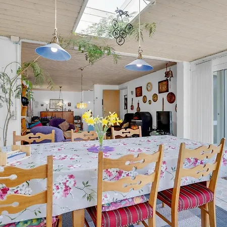 Awesome In With 3 Bedrooms And Wifi