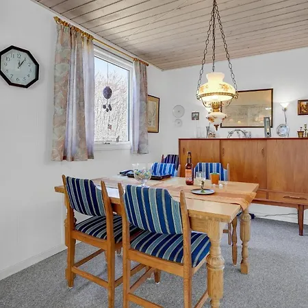 Awesome In With 3 Bedrooms And Wifi Casa vacanze Thyholm