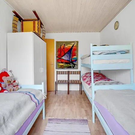 Casa vacanze Awesome In With 3 Bedrooms And Wifi *