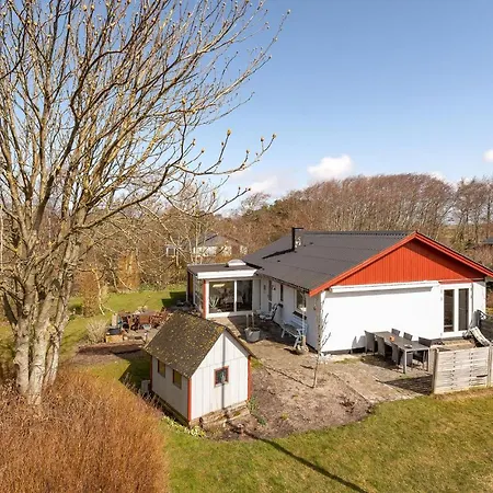 Awesome In With 3 Bedrooms And Wifi *